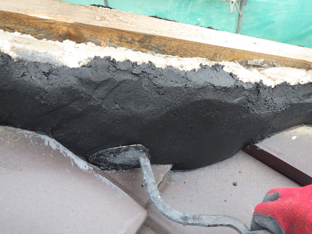 宇都宮市で水シャットを使い屋根漆喰工事　屋根漆喰工事で水シャットを使う理由