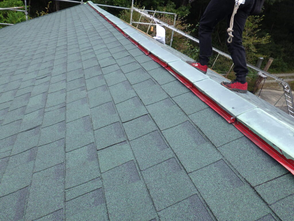 アスファルトシングル貼り付け終了です