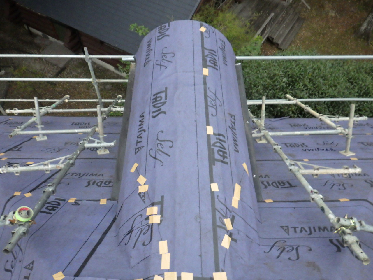 ルーフィングの貼り付け終了です