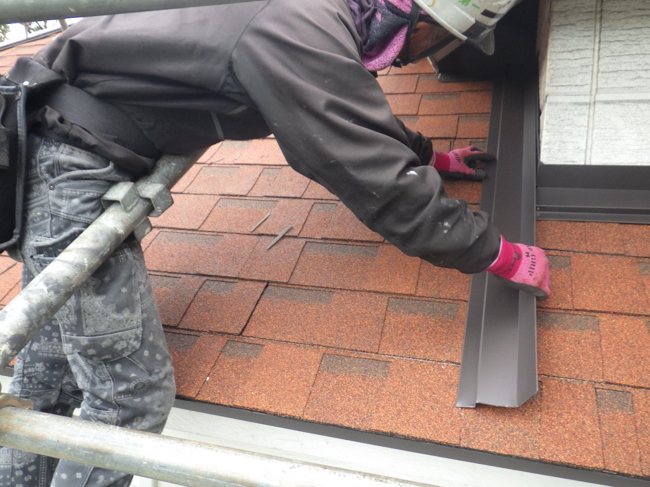 那須町でオークリッジスーパーでの屋根カバー工事が完工しました