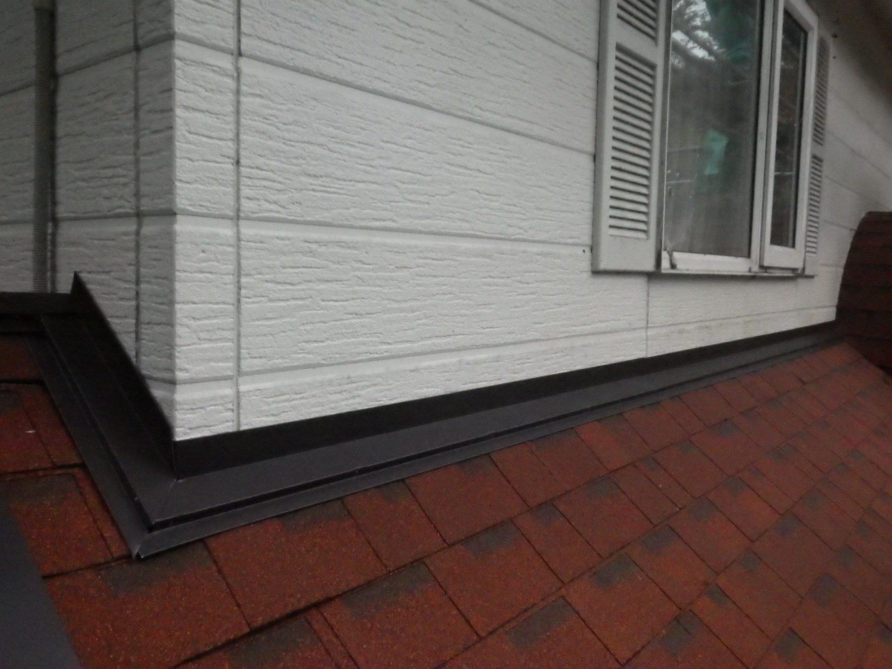 壁水切りの取り付け終了です