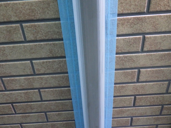 宇都宮市でFRP製ベランダ床の防水トップを塗装しました。
