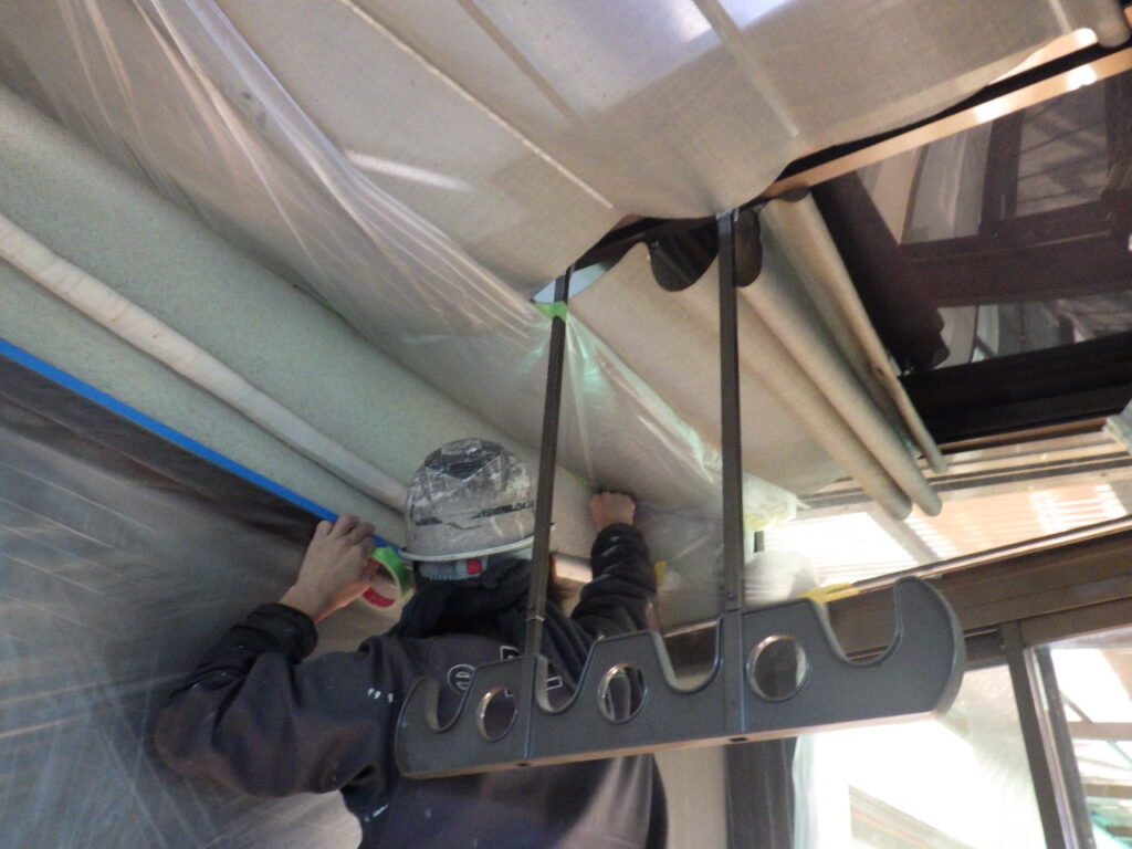 テラス内外壁塗装の養生中です