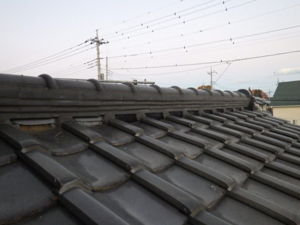 施工前の大棟の状態です