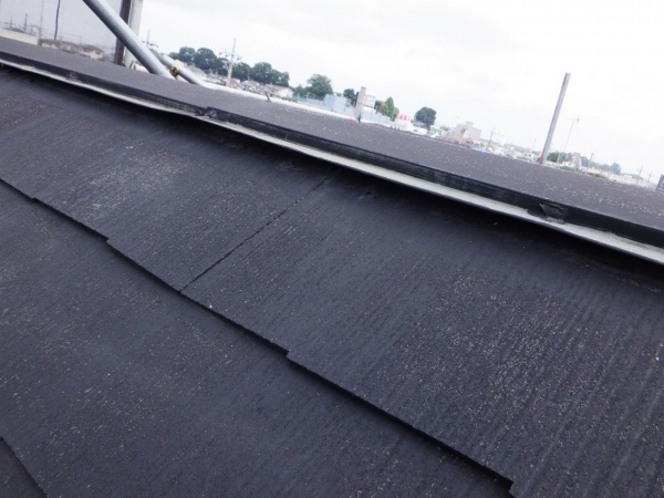 真岡市で屋根塗装工事前に棟板金の下地交換工事をしました。
