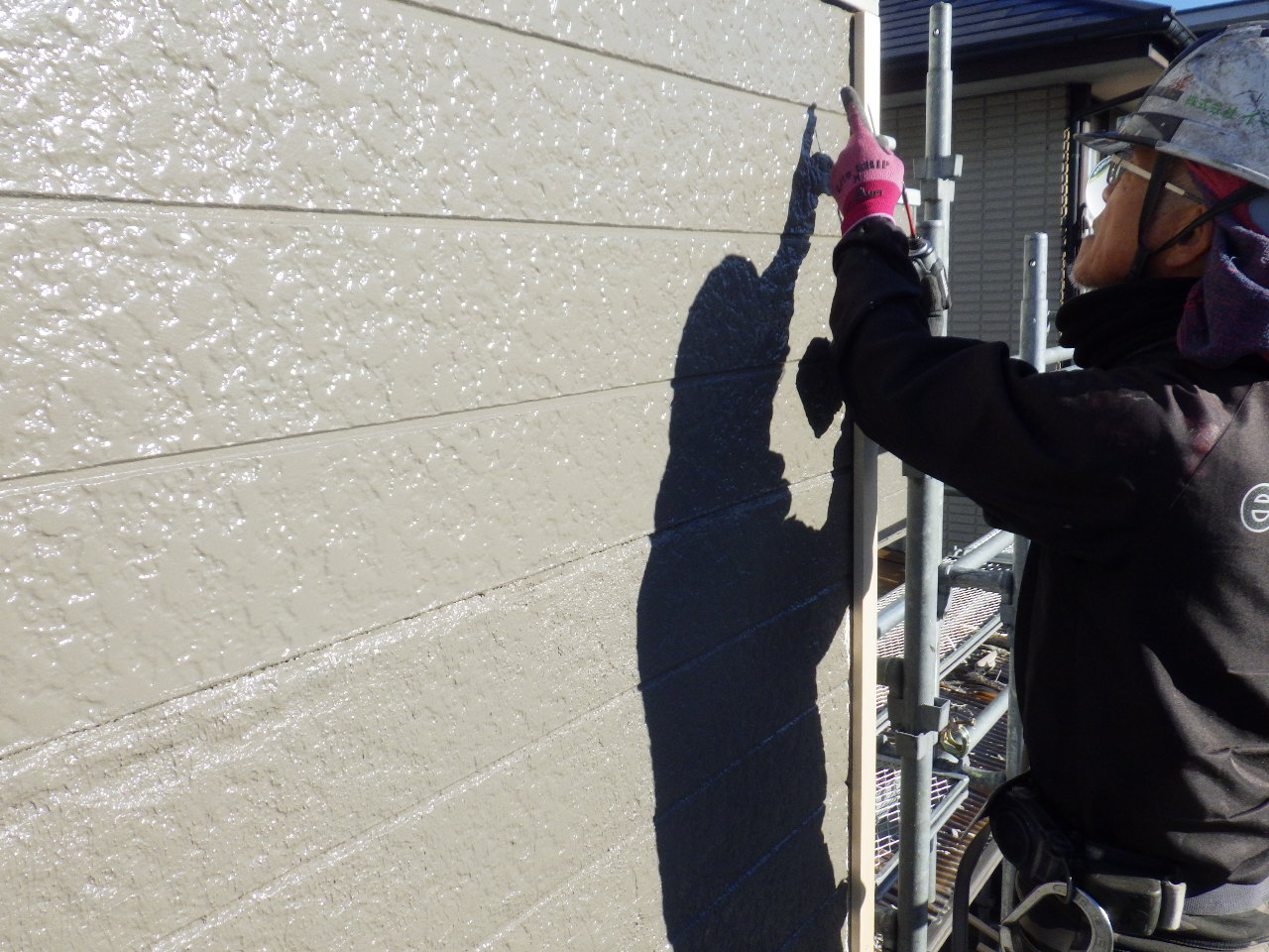 胴縁の取り付け中です