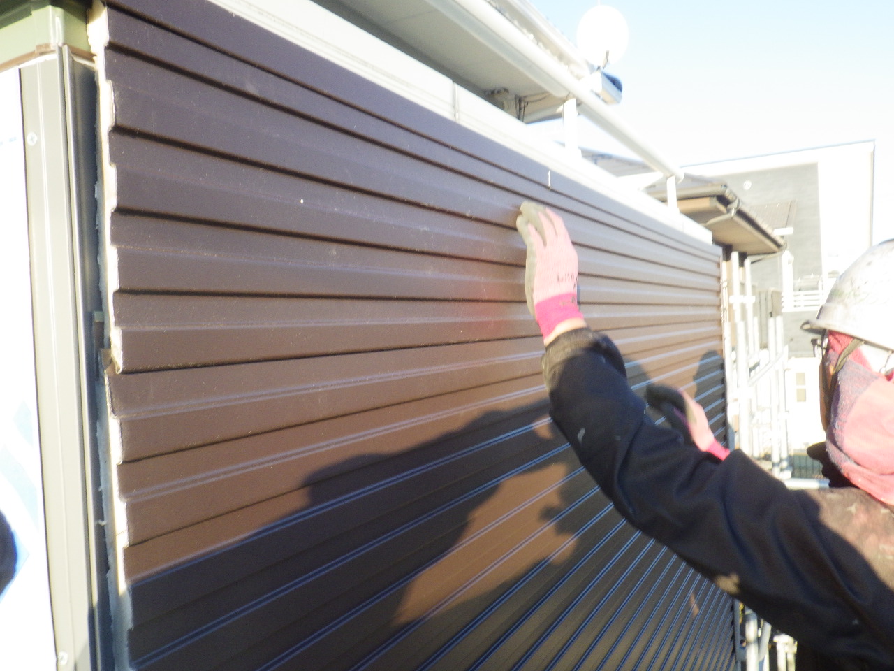 宇都宮市でパラペットの傷んだ窯業系サイディングカバー工事