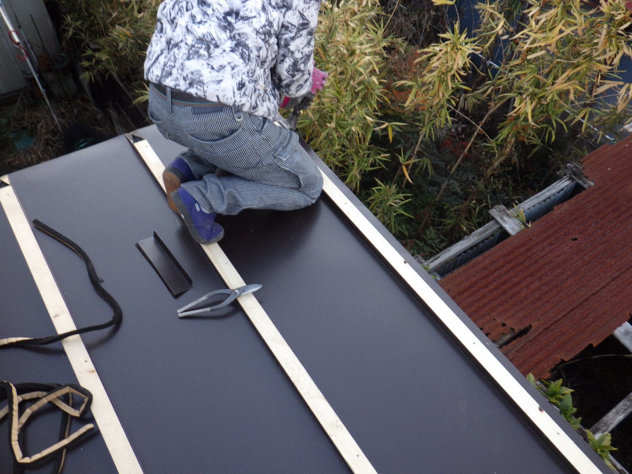 ケラバの納め中です