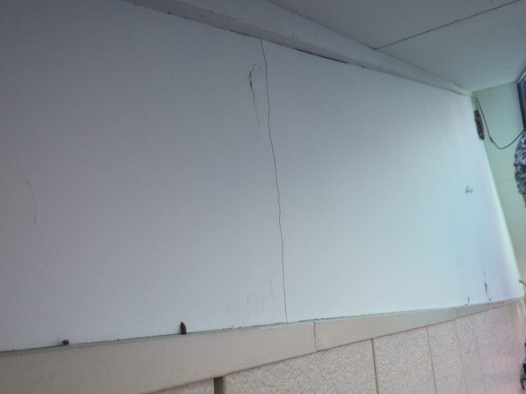 施工前の妻壁の状態