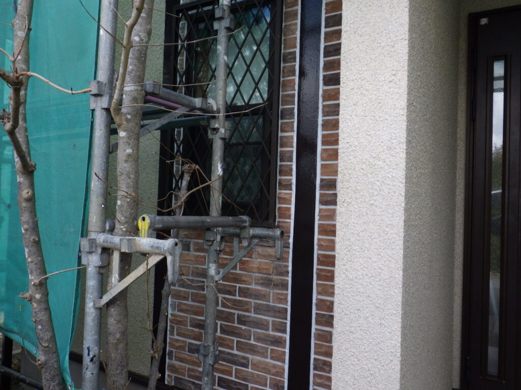 役物塗装目地打ち替えの完工