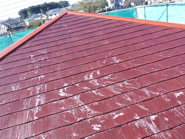 スレート屋根の下塗り塗装終了です