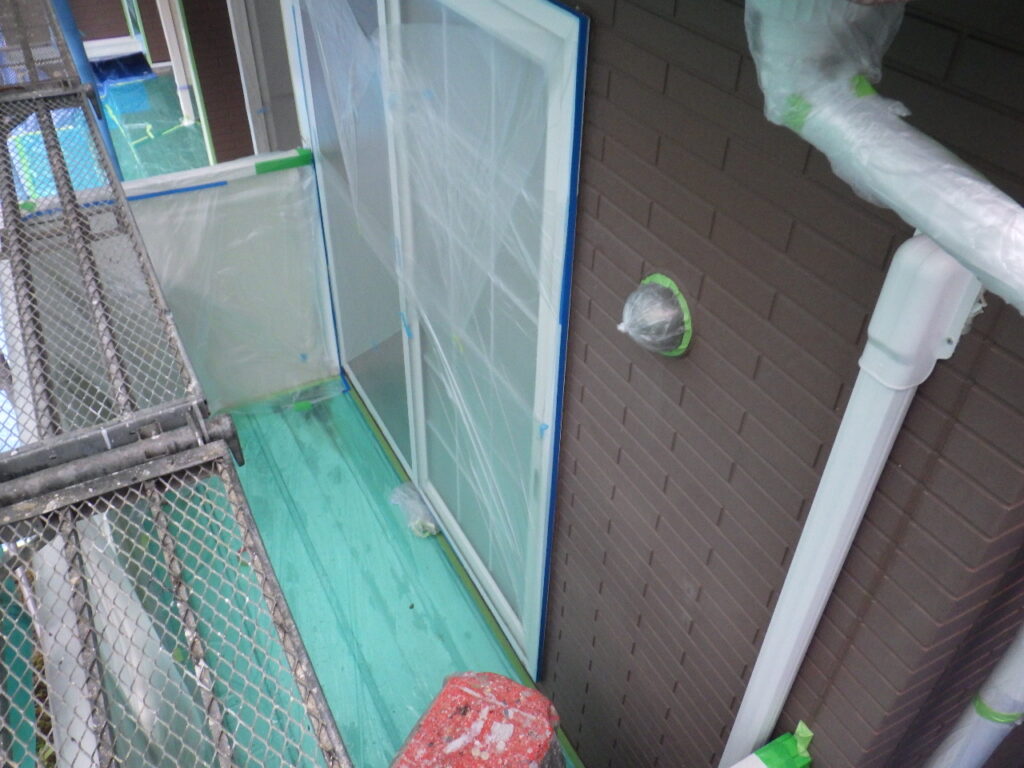 サッシ周りの養生終了