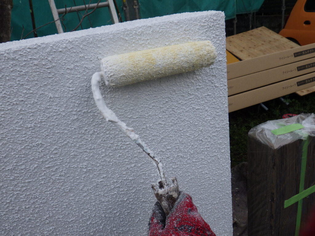 擁壁下塗り中