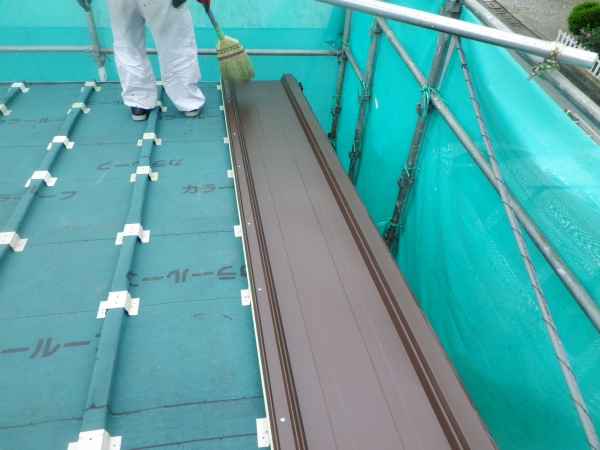 宇都宮市でセキノ興産４５ロックで屋根カバー工事をしました。