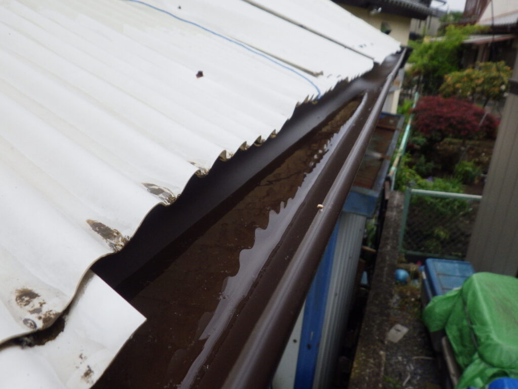 雨水があふれる前に！宇都宮市で軒樋と吊り金具を新しく交換