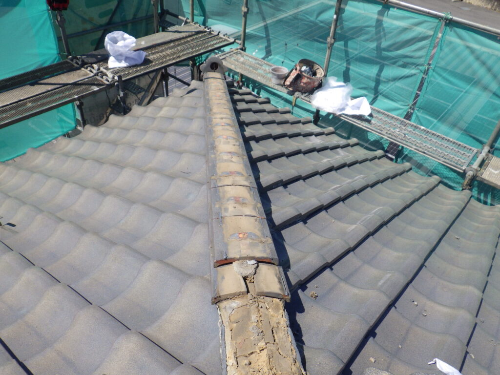 棟の解体中