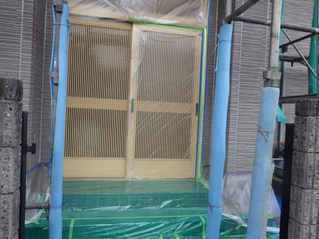 玄関周り養生終了