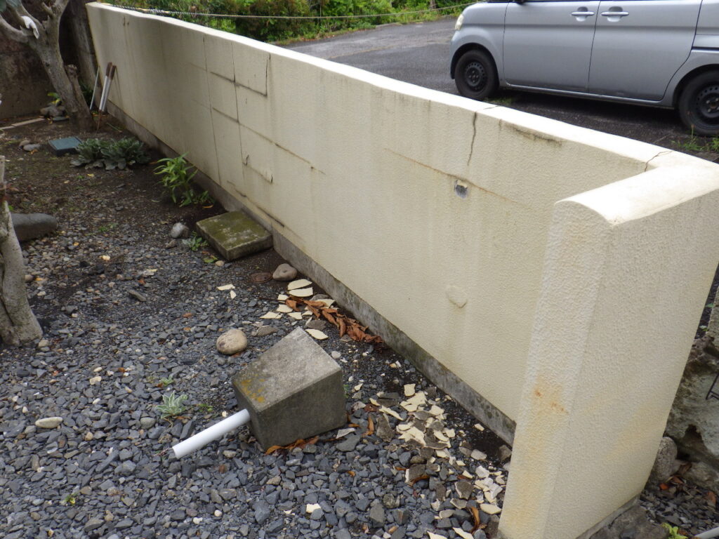 施工前の擁壁