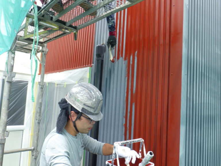 宇都宮市外壁塗装工事ガルバリウム外壁の錆止め塗継ぎ塗装