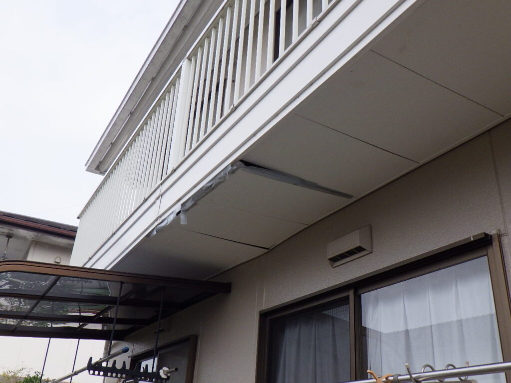 宇都宮市で窯業系軒天の補修工事をしました