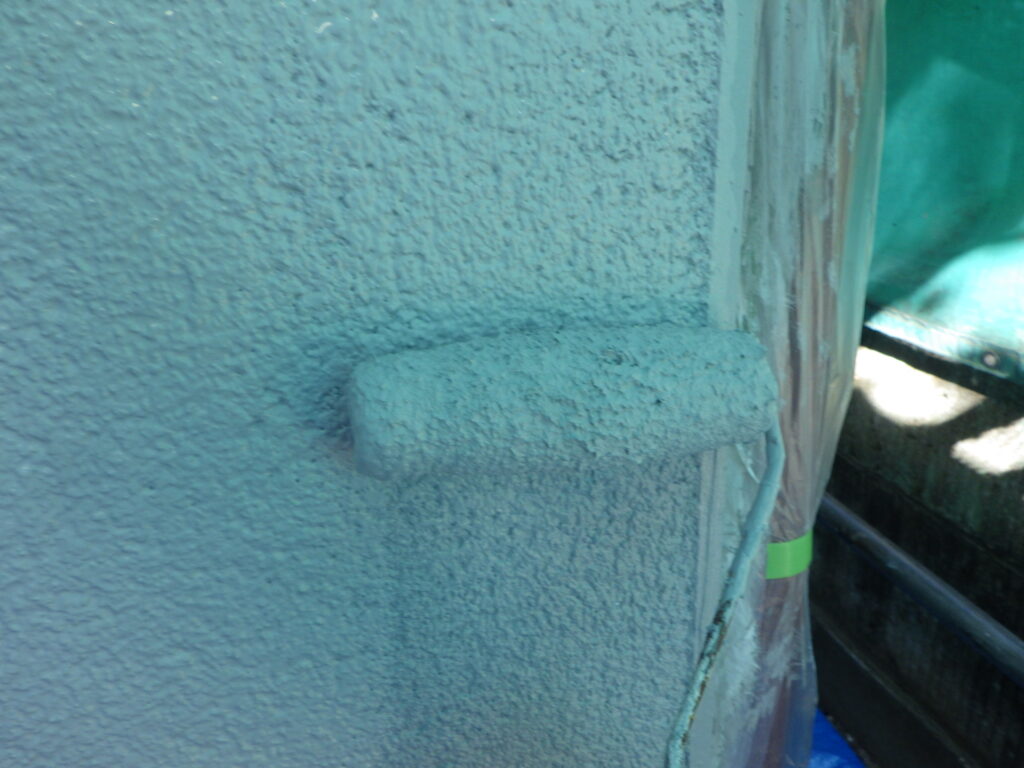 宇都宮市の外壁塗装で軒天との取り合いを仕上げました。