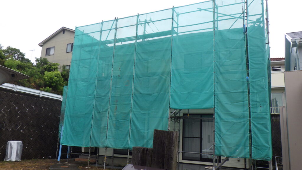 塩谷郡高根沢町で屋根・外壁塗装工事が着工となりました。