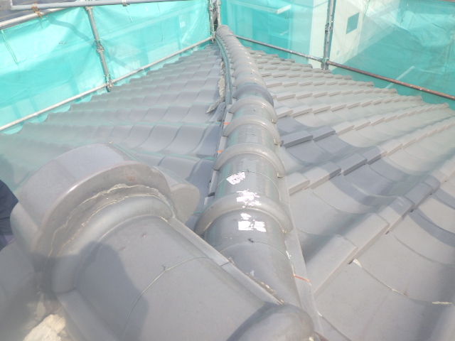 棟瓦の浮きと劣化の確認