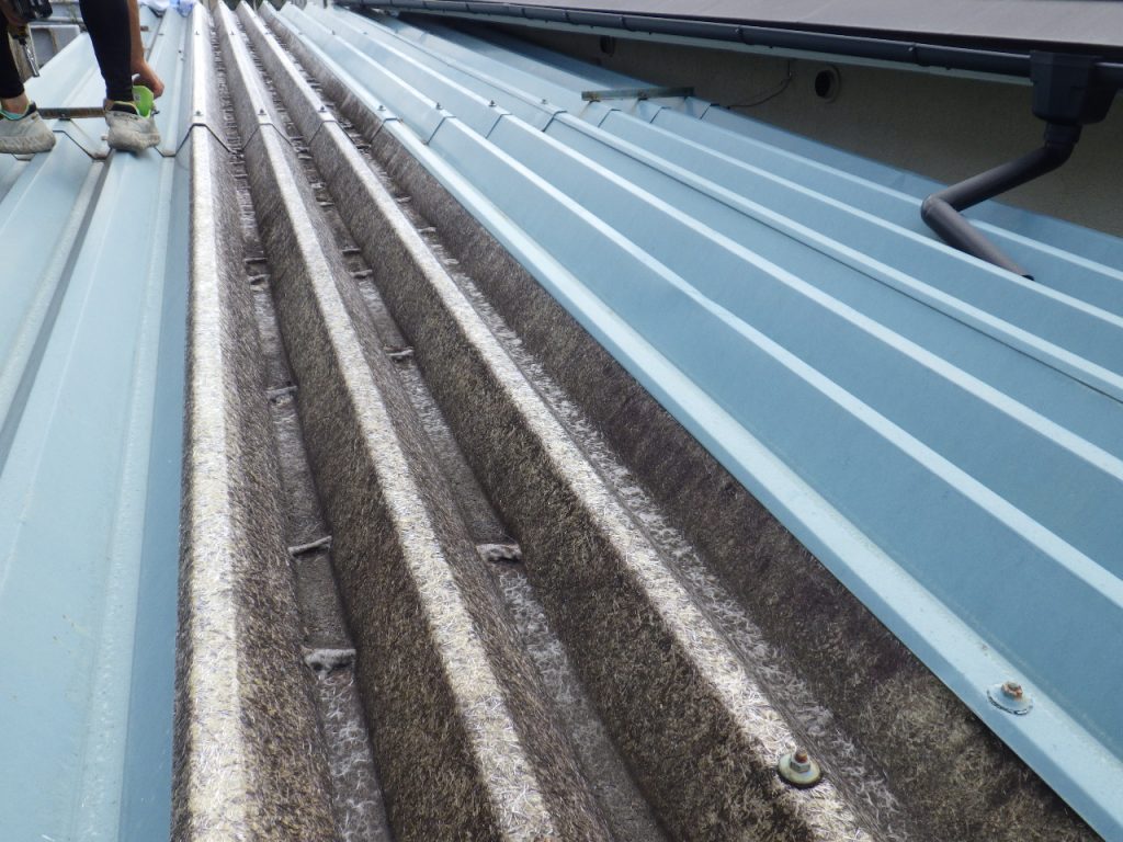 固定部が傷んだ屋根