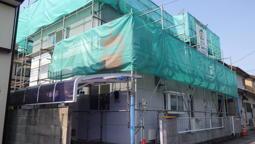 宇都宮市で屋根塗装工事と屋根修繕が着工となりました。