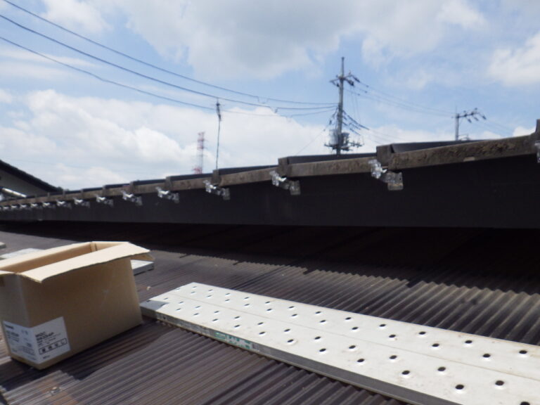 新規雨樋金具取り付け終了