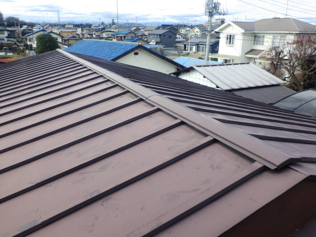 宇都宮市で瓦棒板金屋根の雨漏り修理をしました。