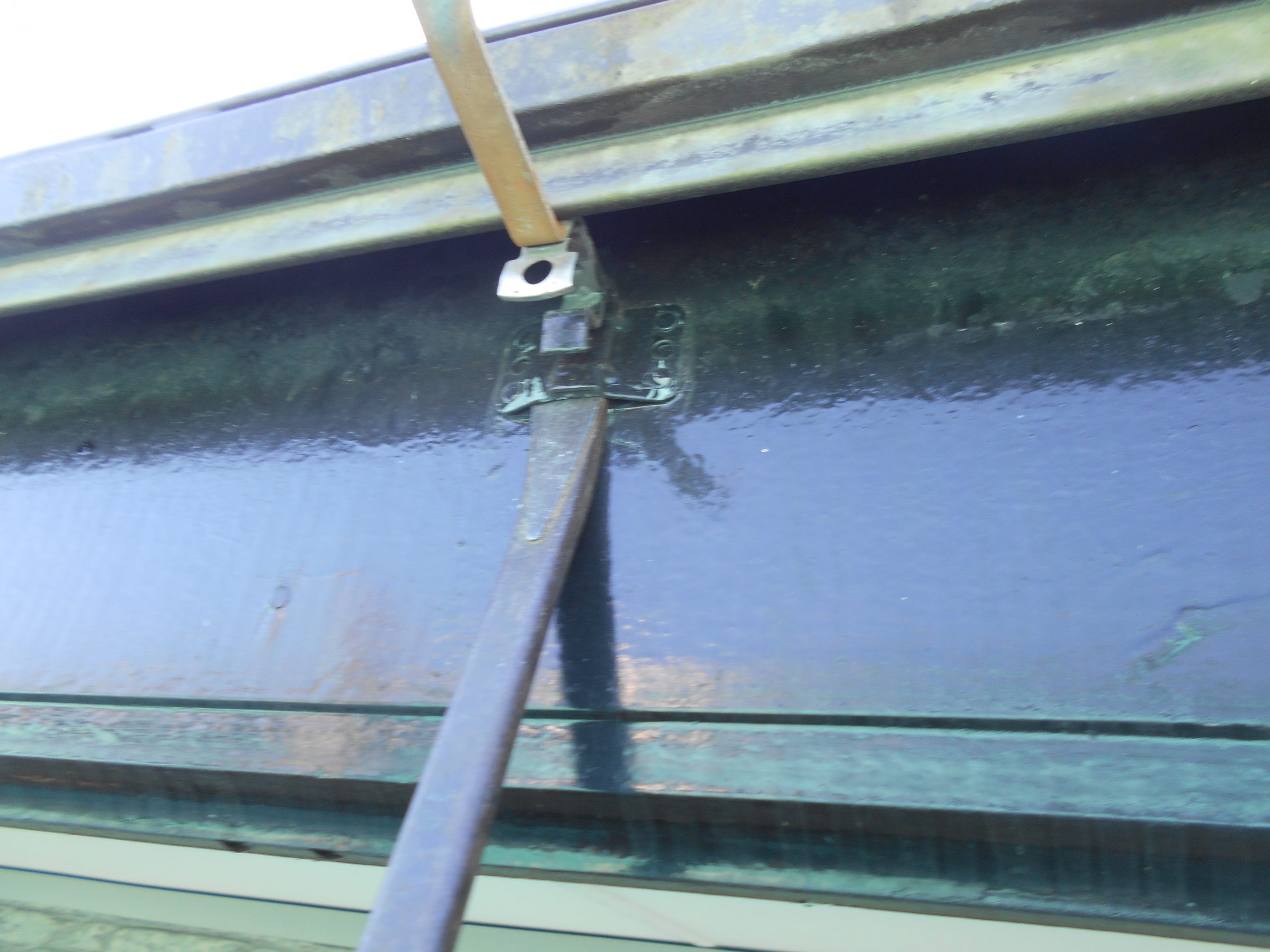 金具の撤去作業